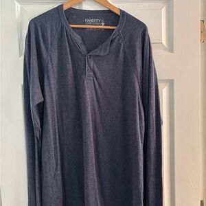 Faherty Long Sleeve Henley in Navy Blue